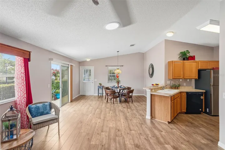 living/ dining / kitchen