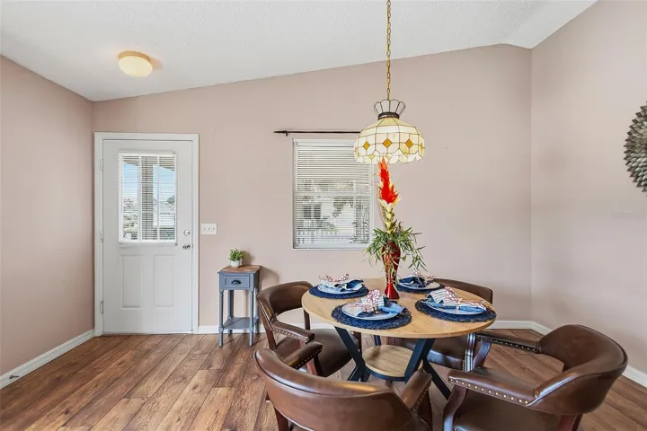 dining / entry
