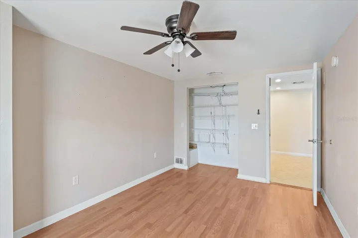 Upper bedroom or office