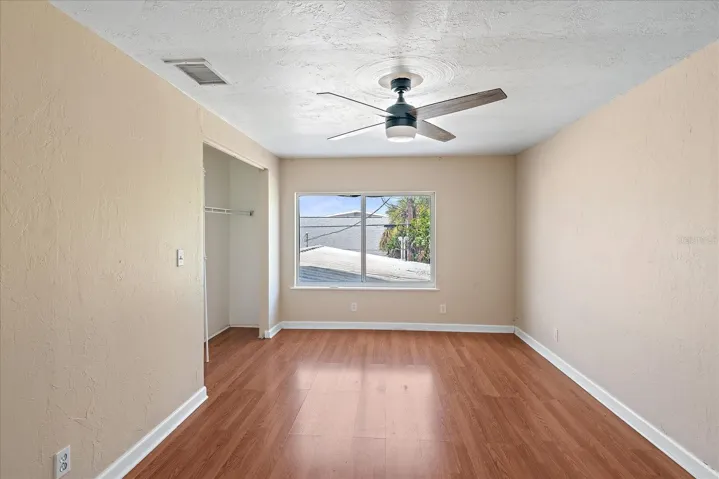 Upper bedroom or office