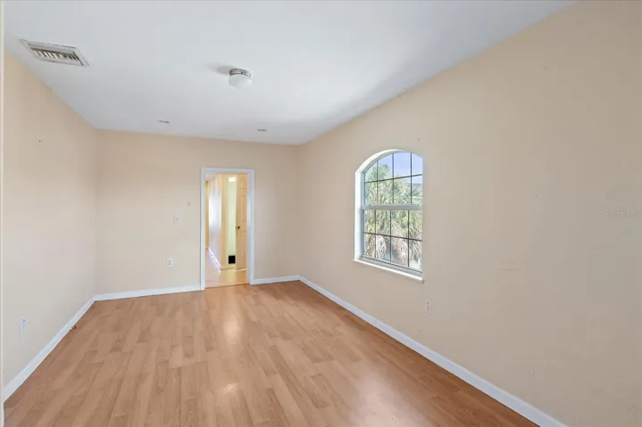 Upper bedroom or office