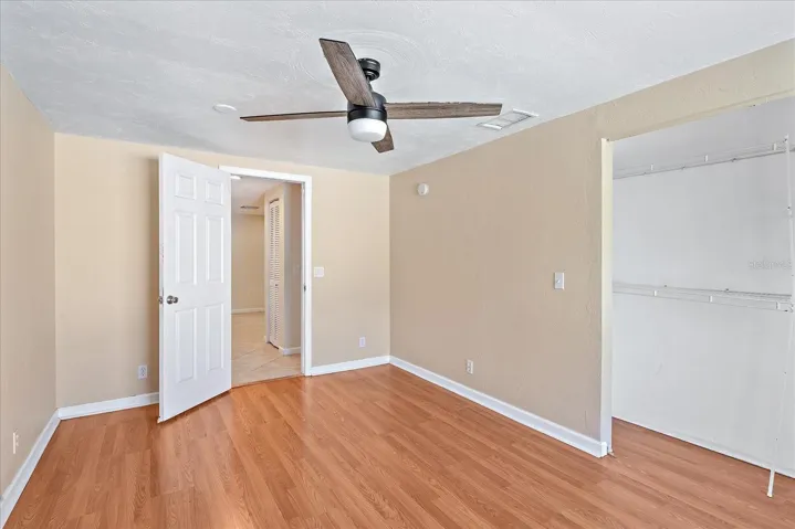 Upper bedroom or office