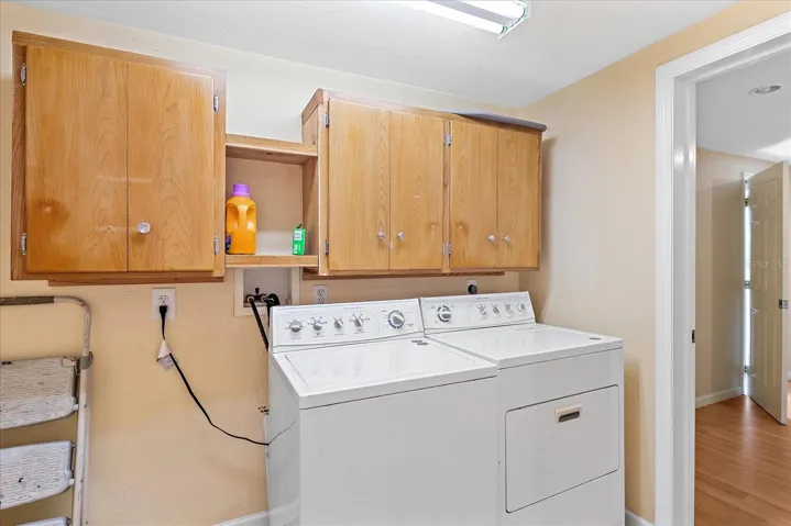 Upper laundry