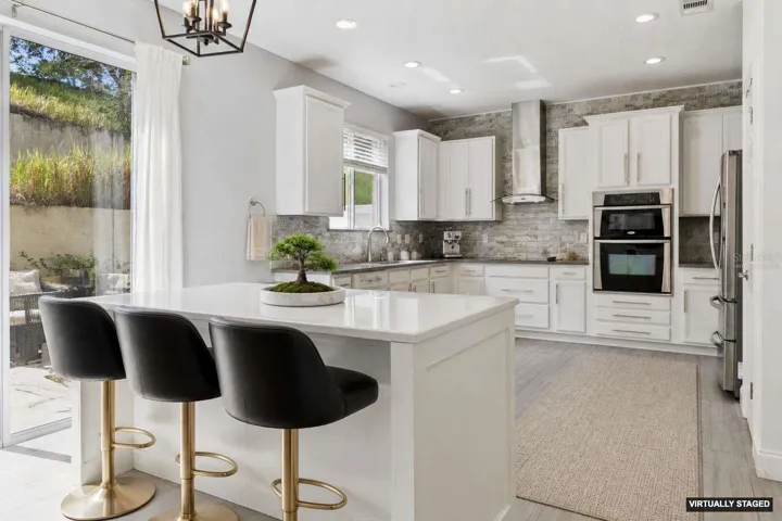 *Virtually staged* Beautiful kitchen