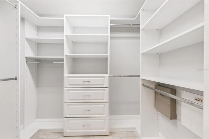 Walk-in Closet
