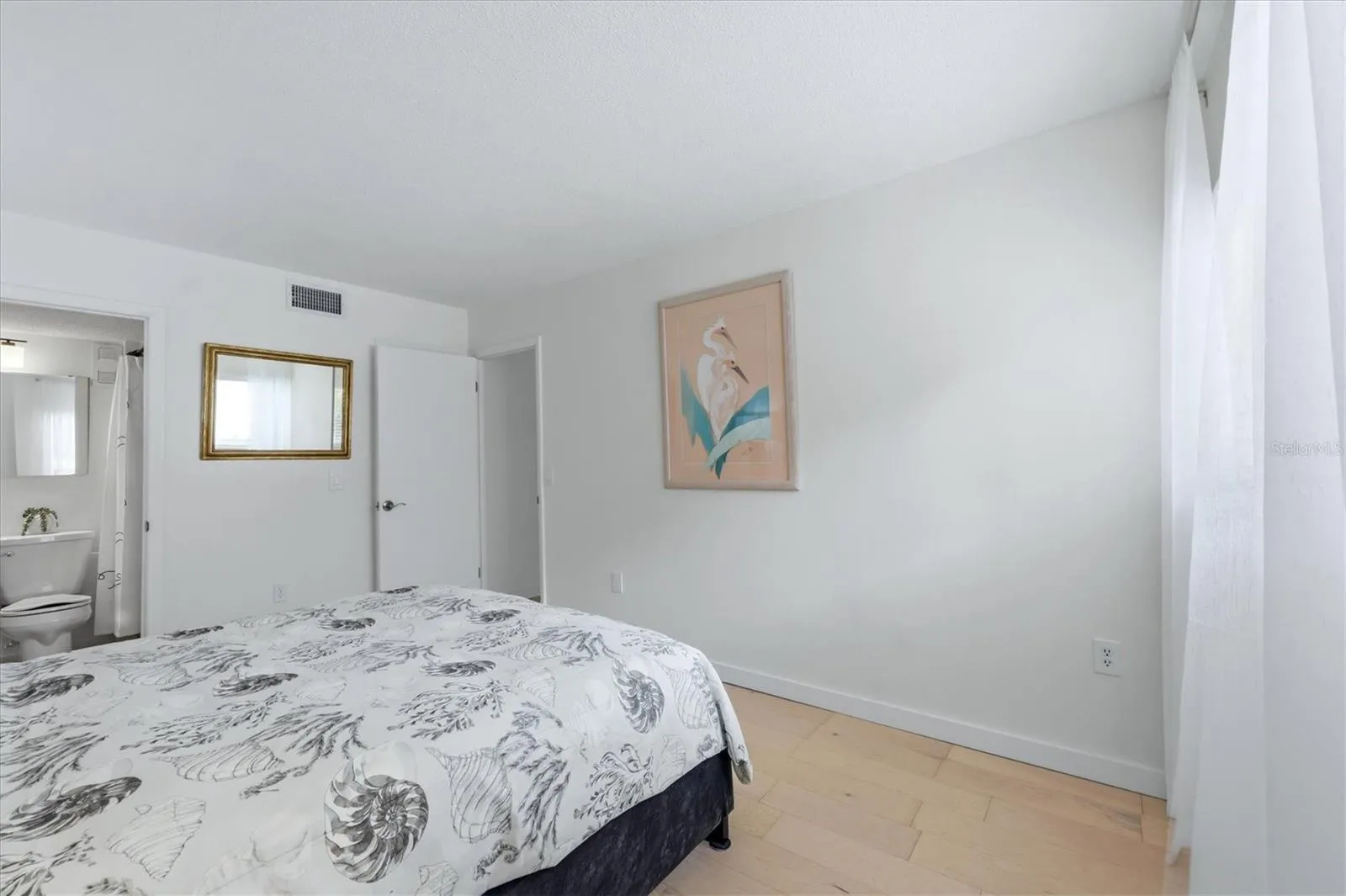 Primary suite