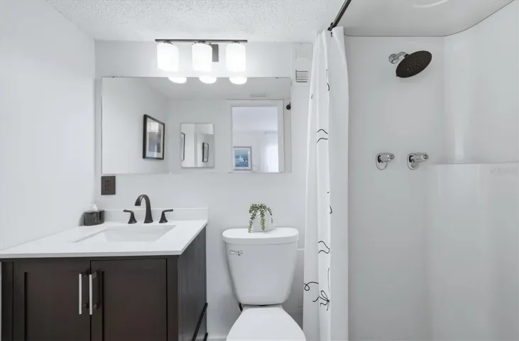 Primary ensuite bath