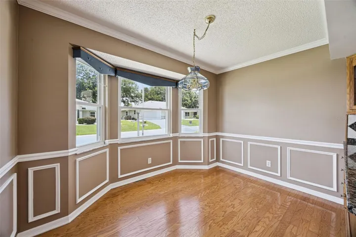 Dinette Nook with Bay window