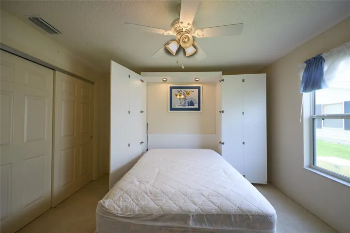 Murphy bed