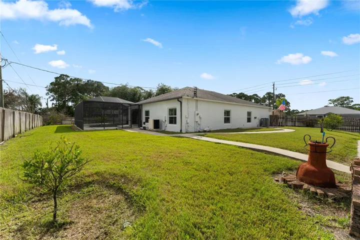 Spacious backyard perfect for relaxing or entertaining