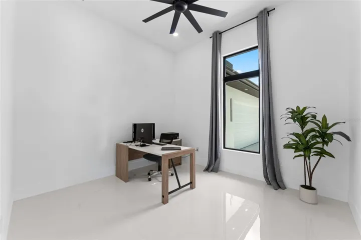 Office/Bedroom 4