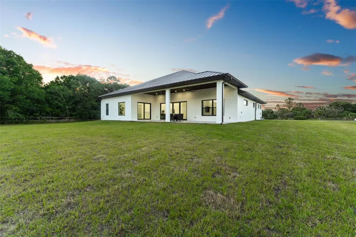 Backyard setting offering comfort and versatility