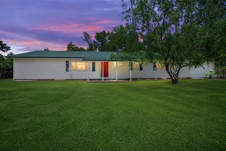 Photo contains virtual staging