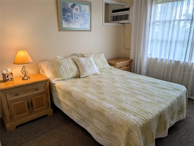 Bedroom...with Berber carpeting