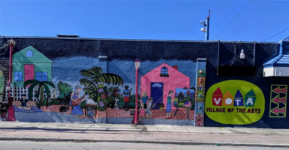 Bradenton's 'Village of the Arts' (VOTA), shops, art, restaurants...