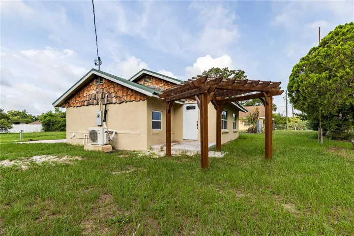 Front pergola
