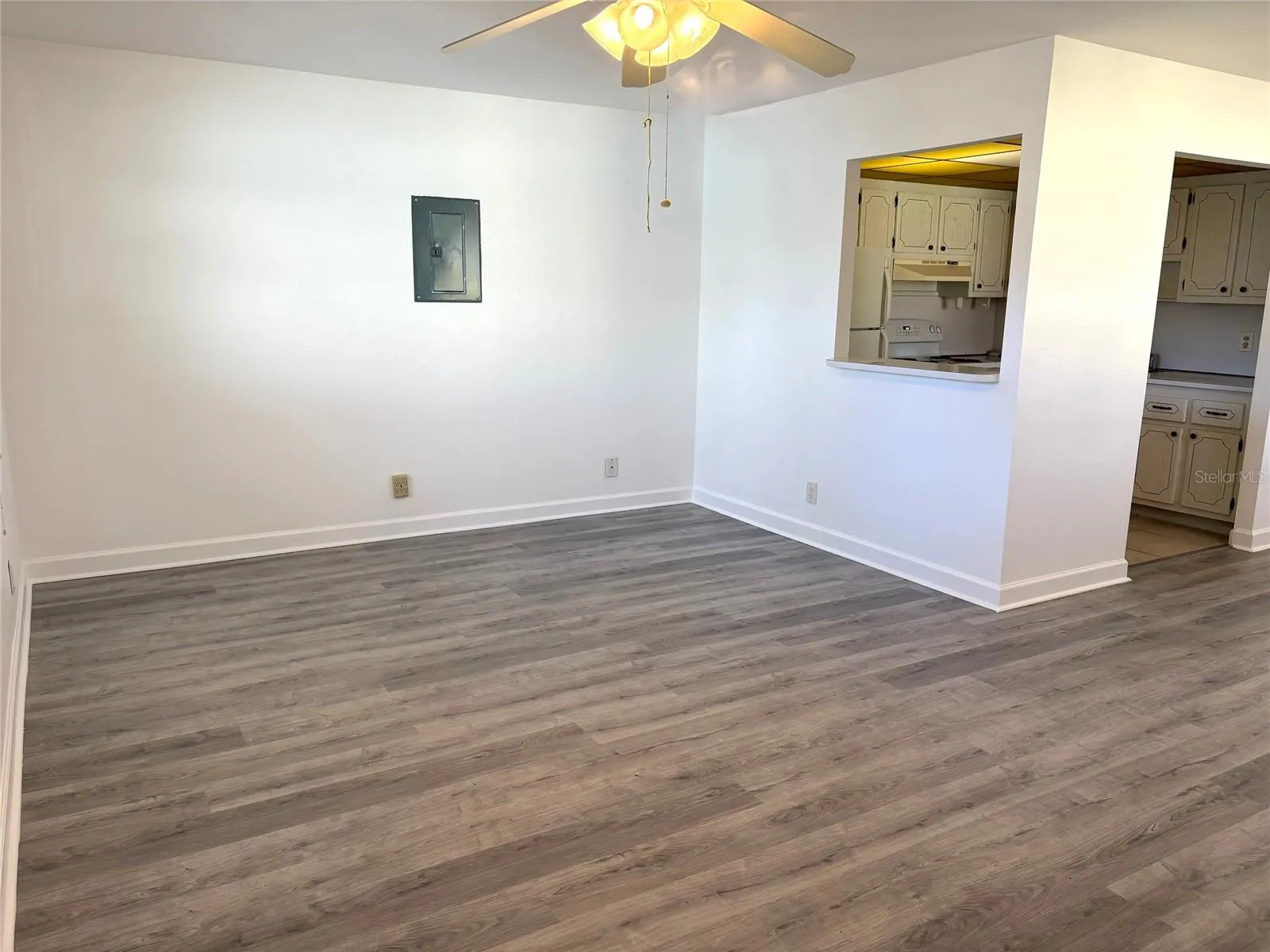Living room, from front entrance.