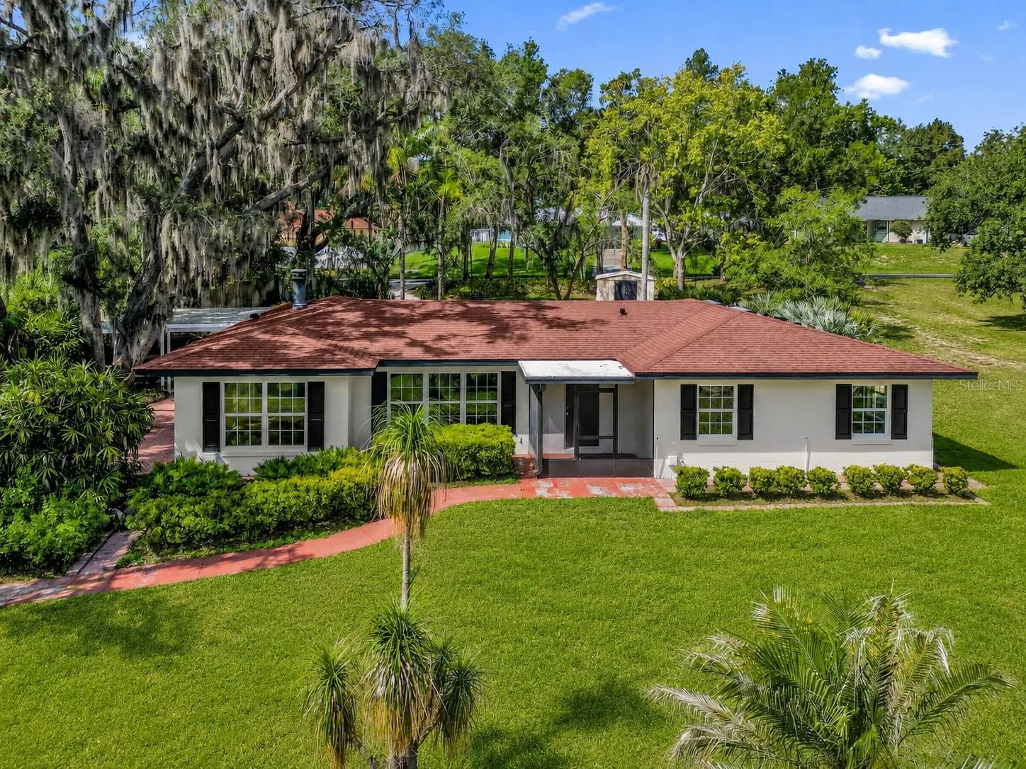 Welcome home to this beautifully renovated Clermont home