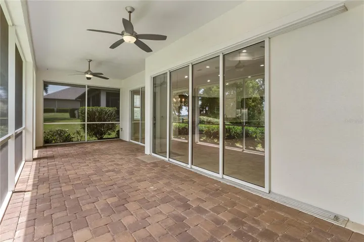 Oversized screened Lanai