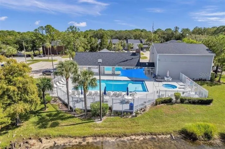 Pool & Community