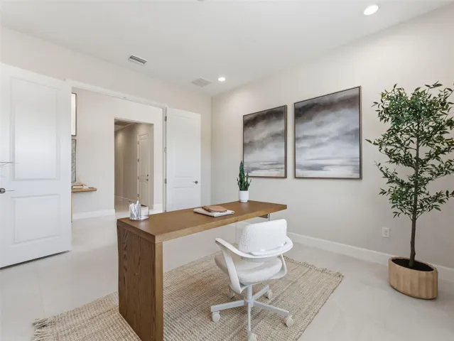 Gorgeous Oversized Flex Space With So Many Possibilities