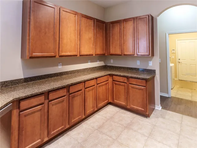 Kitchen with plenty of cabinet space