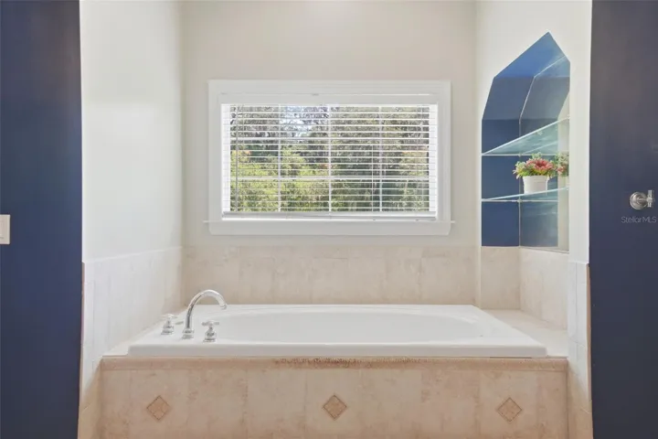 PRIMARY GARDEN TUB