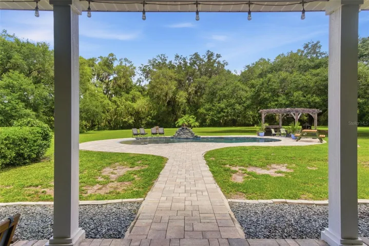 PORCH VIEW TO THE PPOL