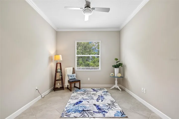Flex room/ Den