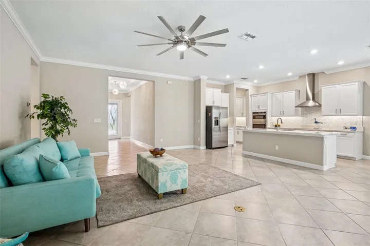 Living/ Kitchen