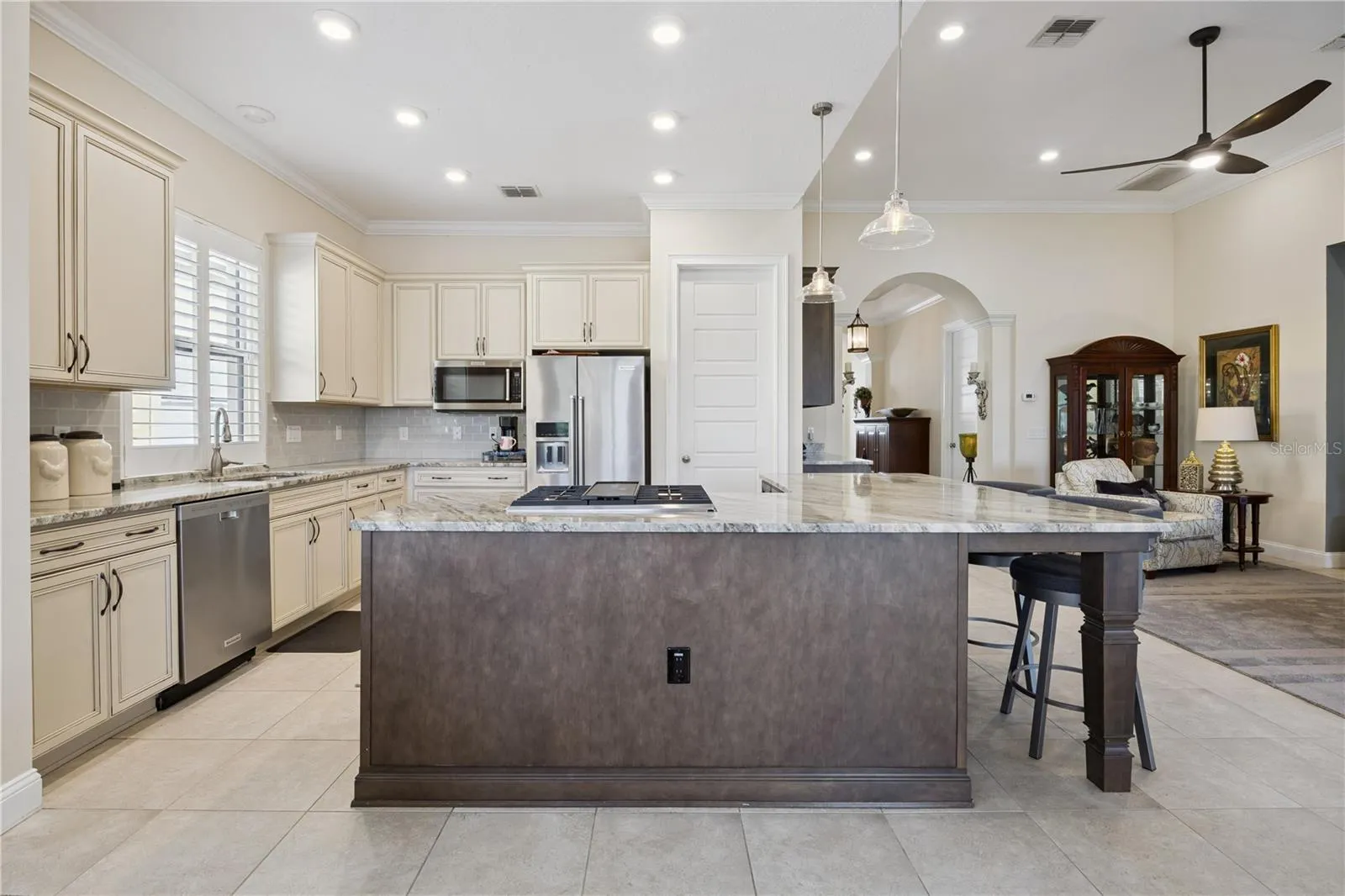 Chef's dream kitchen-granite countertop