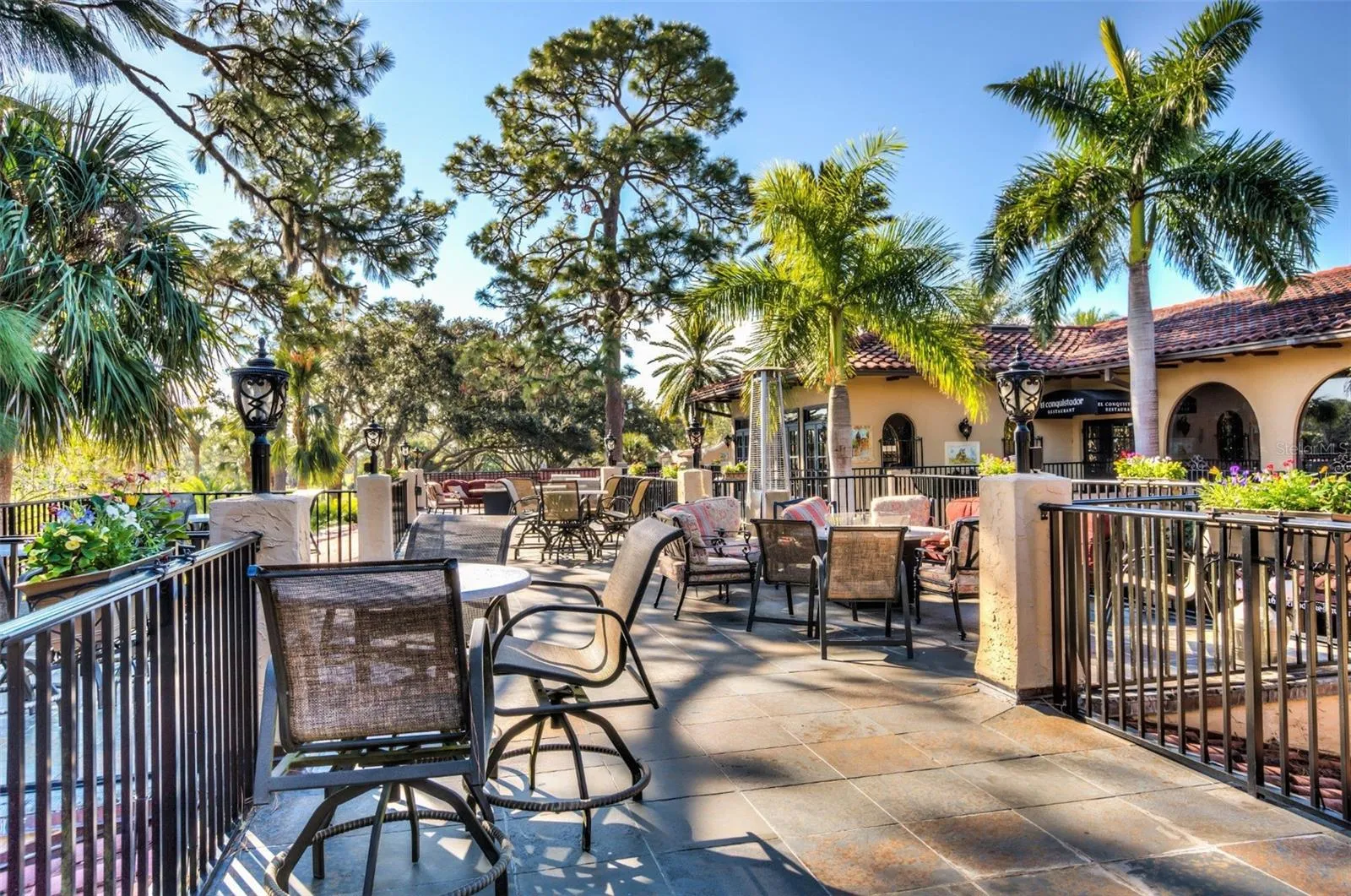 La Margarita Restaurant outdoor dining.