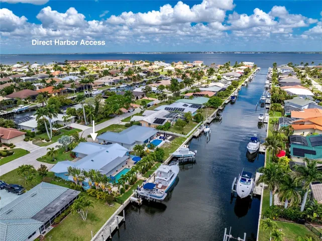 Five minutes or less to Charlotte Harbor — deep draft sailboat water that sets this waterfront apart.