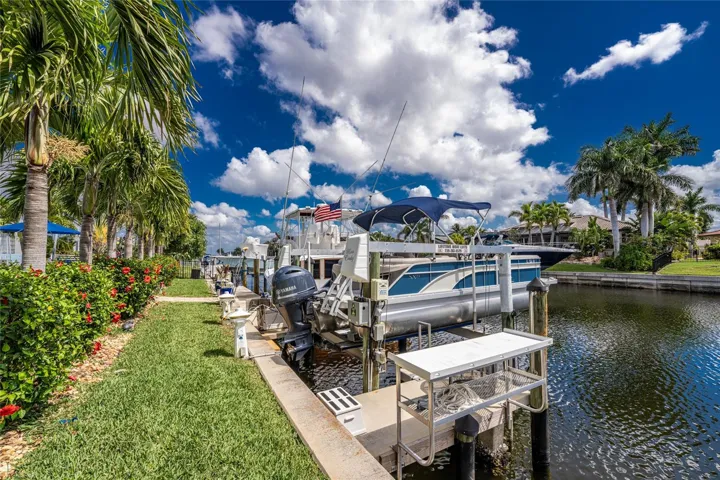 8 Ft Finger Dock - 10 K  Boat Lift -
