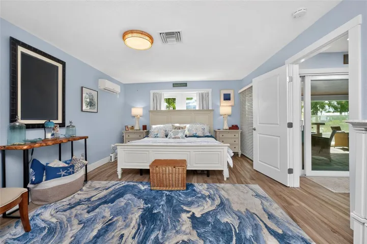 A serene coastal master ensuite designed for slow mornings and restful nights