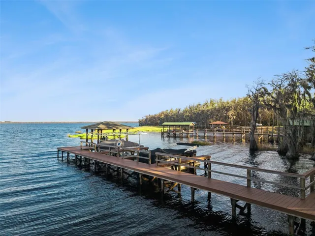 Dock