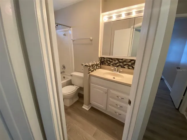 2nd Bathroom