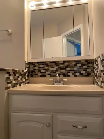 2nd Bathroom