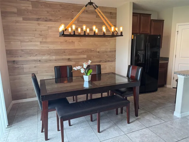 Accent Wall in Dining Room