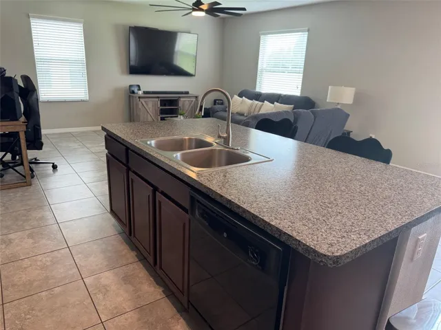 Spacious Kitchen