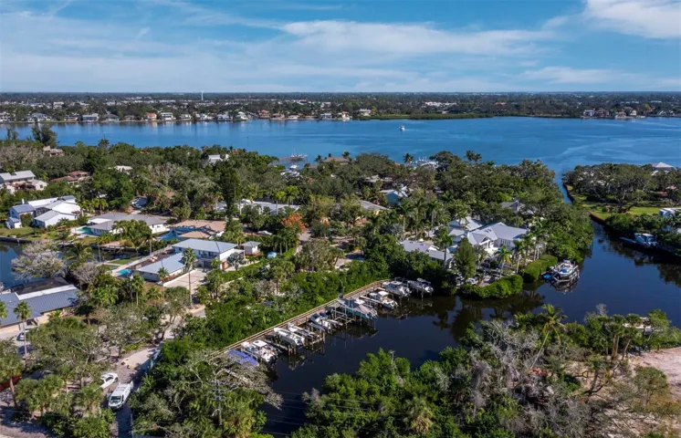 Community marina to the Bay & Intracoastal