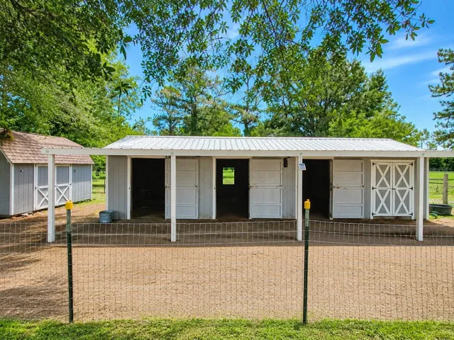 3 Stables