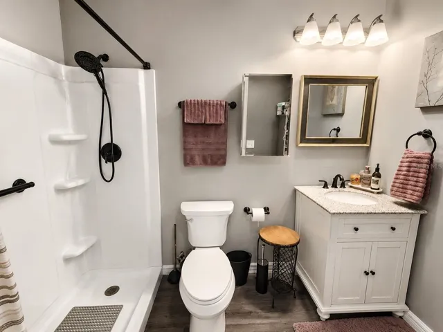 2nd Bathroom