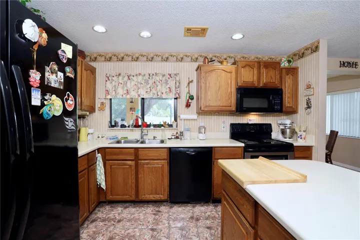 kitchen  with island