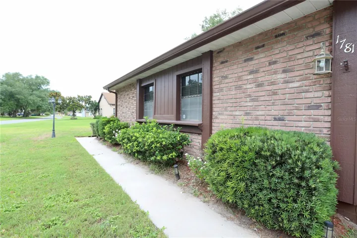 front sidewalk leading to the front porch