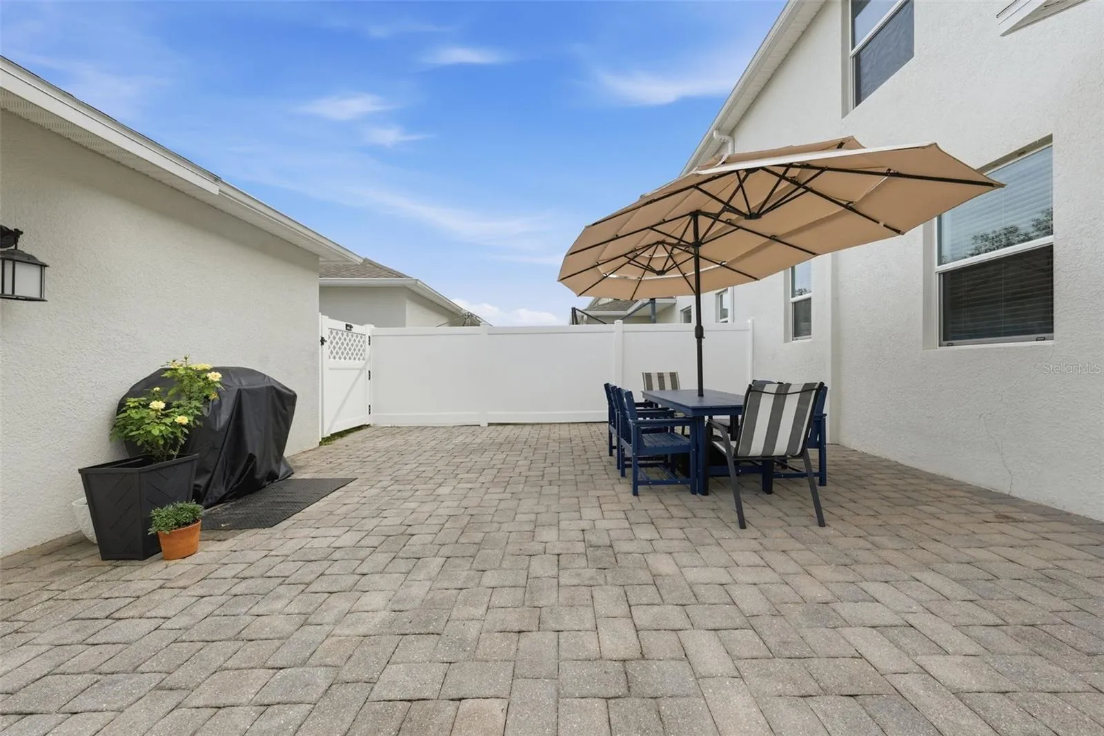 Courtyard between kitchen and garage