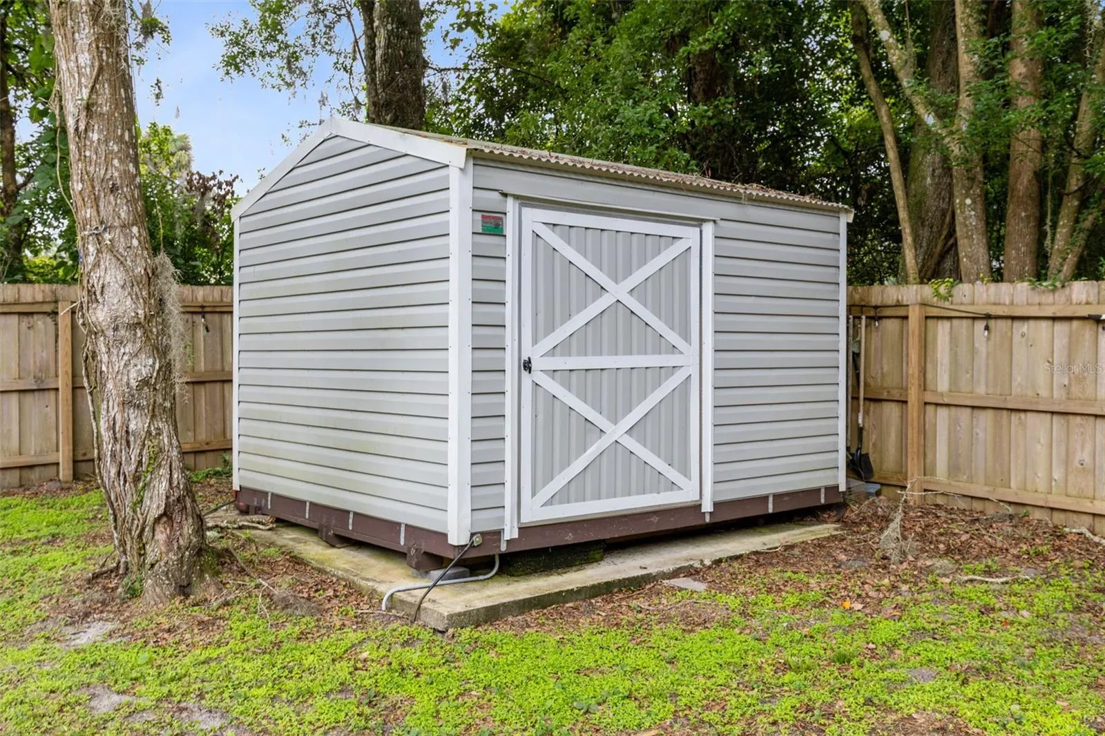 Huge powered shed/workshop 13 x 10