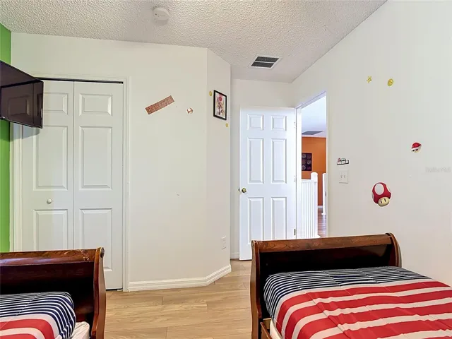 Guest Bedroom with Twin Beds