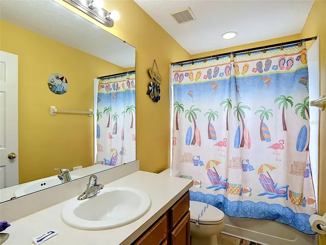 Full Upstairs Bathroom