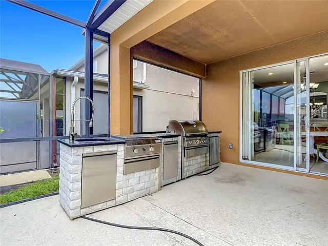 Fully Equipped Outdoor Kitchen